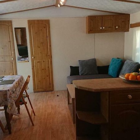 Mobile Home In Frejus, South Of France المظهر الخارجي الصورة